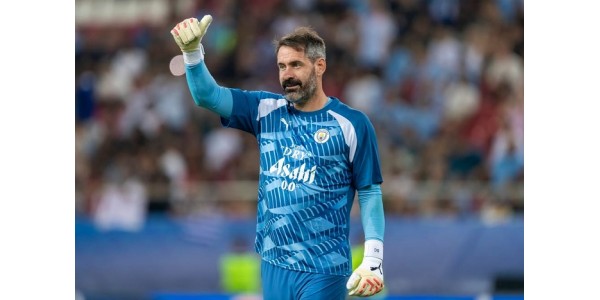 El Manchester City opta por renovar el contrato del portero suplente Scott Carson por un año